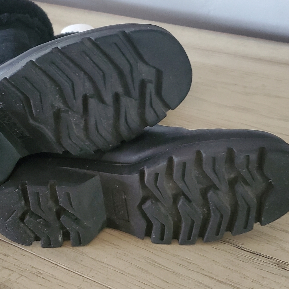Black winter Boots